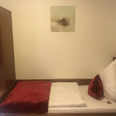 Adler Hotel Garni-3