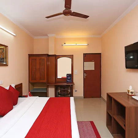 Oyo 9301 Hotel Redbury-3