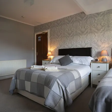 Lyndale Guest House-3