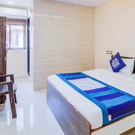 Oyo 9748 Hotel Girgaon Palace-2