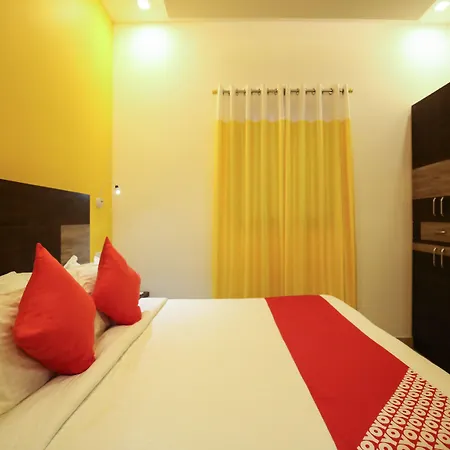Oyo 10152 Rail View Residency-3