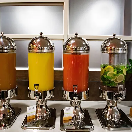 Doubletree By Hilton Montreal Airport-2