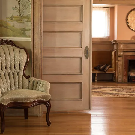 Ringling House Bed & Breakfast-2