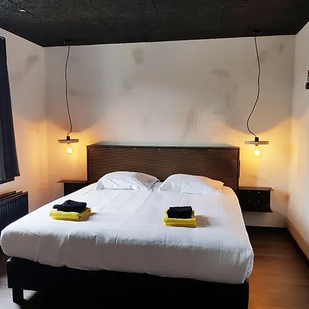 Upstairs Hotel-3