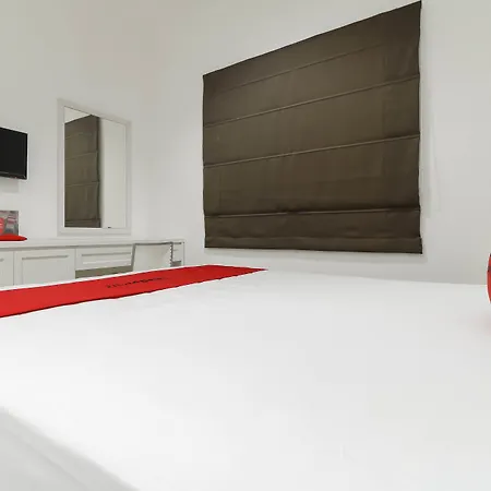RedDoorz Plus @ Setiabudi Barat-3