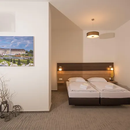 Boutique-Hotel Kronenstuben - Unschlagbare Zentrumsnaehe Direkt Am Marstall & Marktplatz - Schloss In 3 Min - Fruehstueck - Langzeitmiete-3