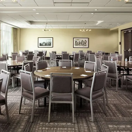 Hampton Inn & Suites Teaneck/Glenpointe-2