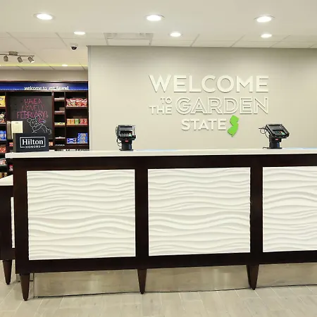 Hampton Inn & Suites Mount Laurel/Moorestown-3