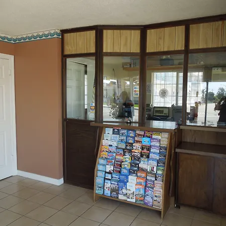 Castaway Motel-3