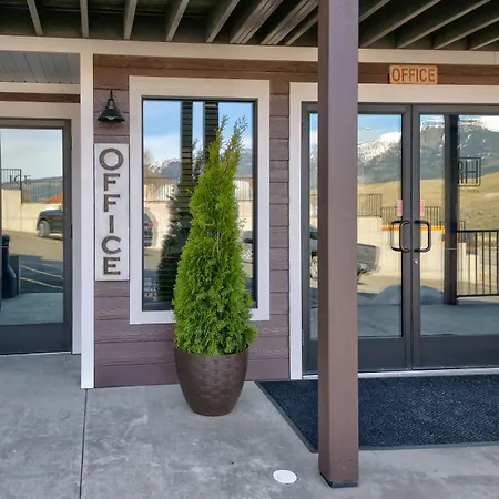 The Roosevelt Hotel - Yellowstone-2