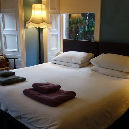 Claremont House B&B-2