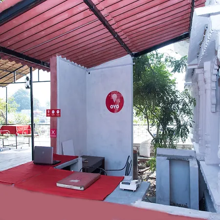 Oyo 10704 Hotel Lake Haveli-3