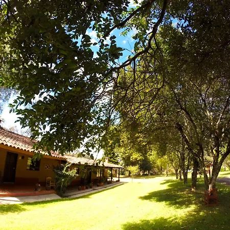 Villa Patzcuaro Garden Hotel&RV Park-2