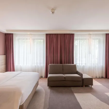 Hampton By Hilton Frankfurt City Centre East-2