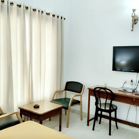 Hotel Palm Greens-2
