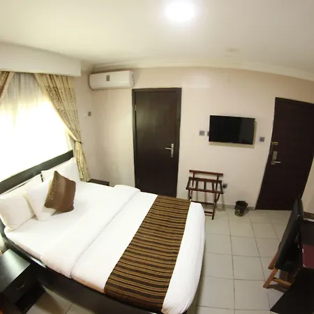 Celia'S Suites-3