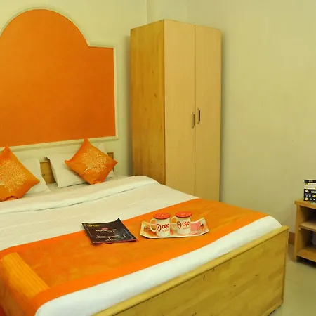 Oyo 3061 Hotel De Pintu-3