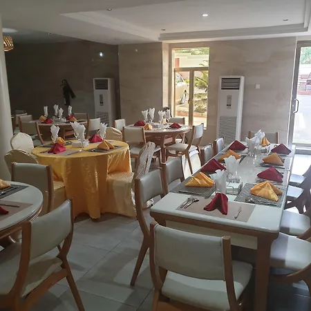 Maxbe Continental Hotel-3