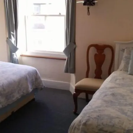 Myrtle House Hotel Tenby-3