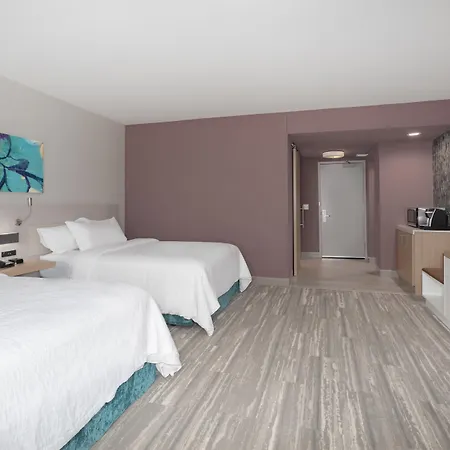 Hilton Garden Inn Omaha Aksarben Village-2