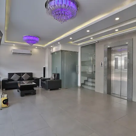 Oyo 9120 Hotel Limra-3