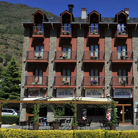 Hotel y Hostal Vall d Aneu-3