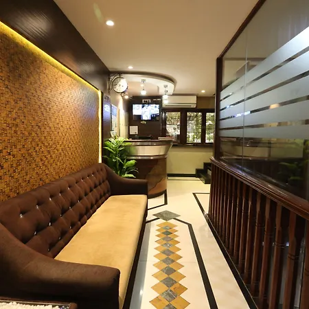 Hotel Happyland-2