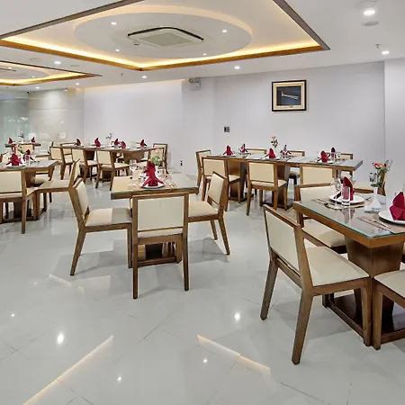 Merry Hotel-2