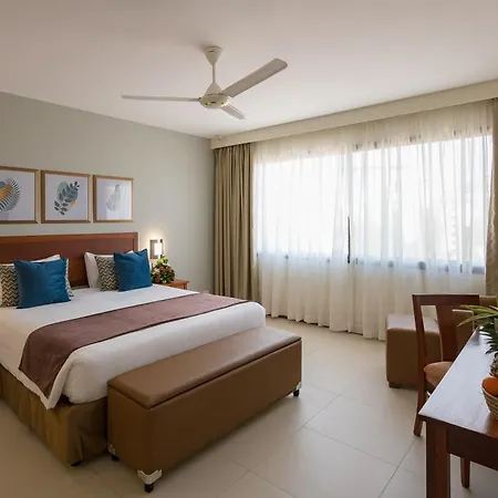 Sea Cliff Court Hotel & Luxury Apartments-3
