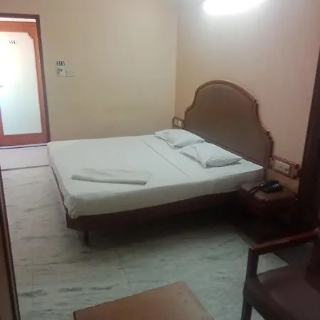 Hotel Valluvar-3