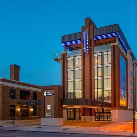 Hotel Indigo Tulsa Dwtn - Entertainment Area By Ihg-3