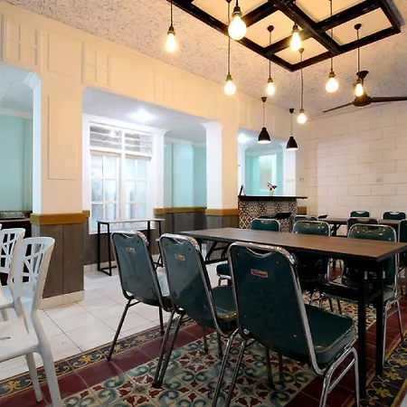 Reddoorz Plus Syariah Near Lempuyangan Station 3-3