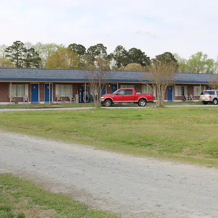 Four Oaks Lodging-3