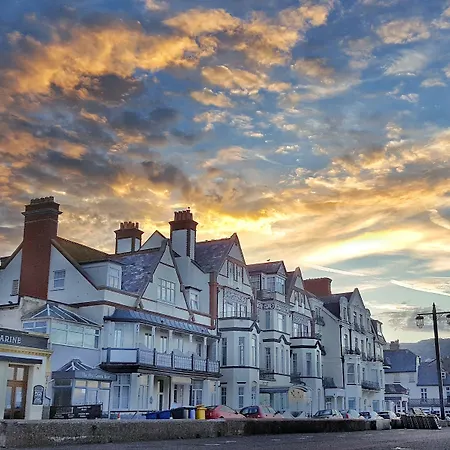 The Kingswood Hotel-2