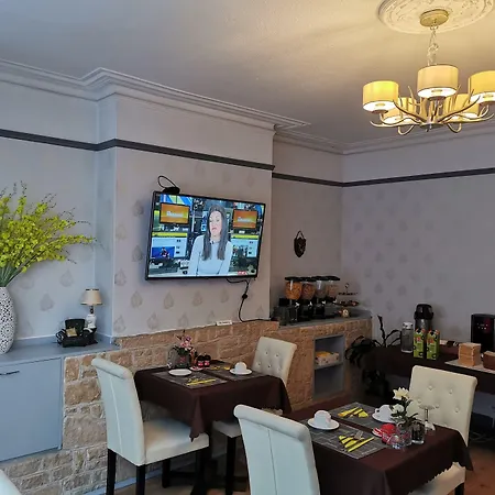 Adams Guest House-2