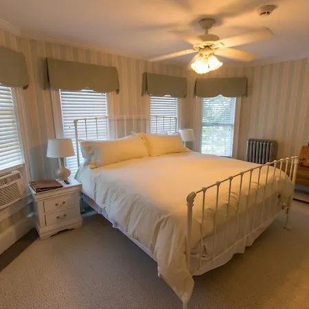 Inn At Tyler Hill-2