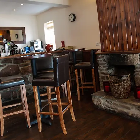 Tuckers Inn-2