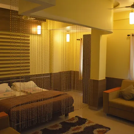 Oyo 30537 Hotel Megharaj-3