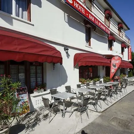 Hotel De La Pomme D'Or-3