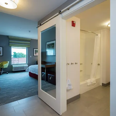 Hampton Inn & Suites - Allen Park-3