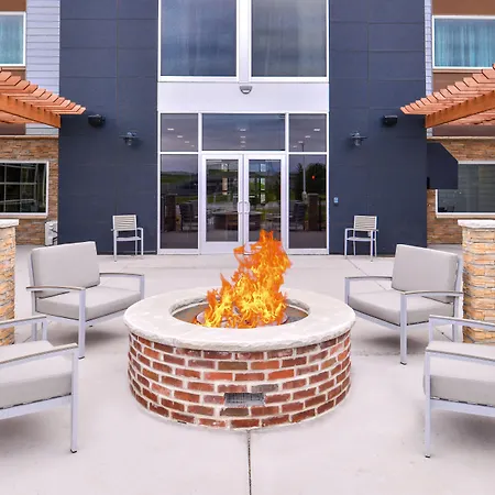 Country Inn & Suites By Radisson, Ft Atkinson, Wi-2