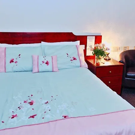 Brentwood Villa Bed And Breakfast-3