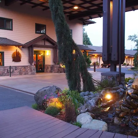Redwood Hyperion Suites-2