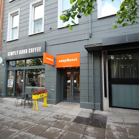 Easyhotel Belfast-3