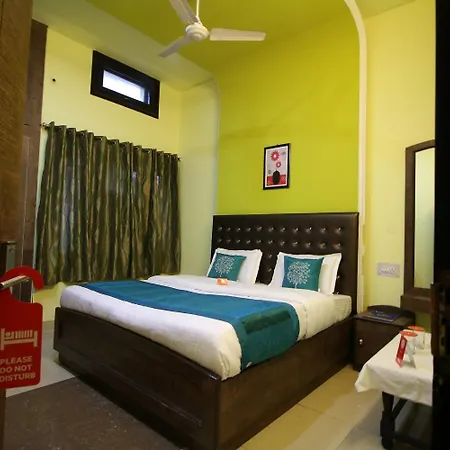 Motel Divine International-3