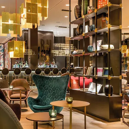 Motel One Frankfurt-Roemer-3
