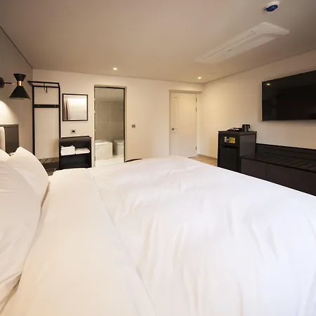 Hound Hotel Yeonsan-3