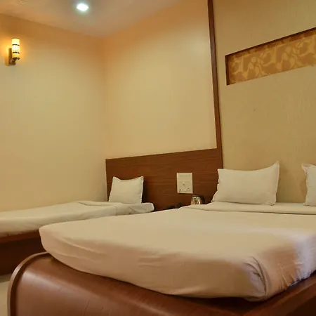 Hotel Sai Sparsh-150 Meters From Saibaba Temple-2