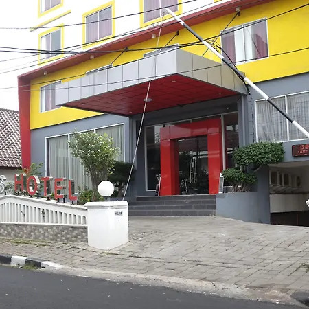 Reddoorz Plus Near Senen-2