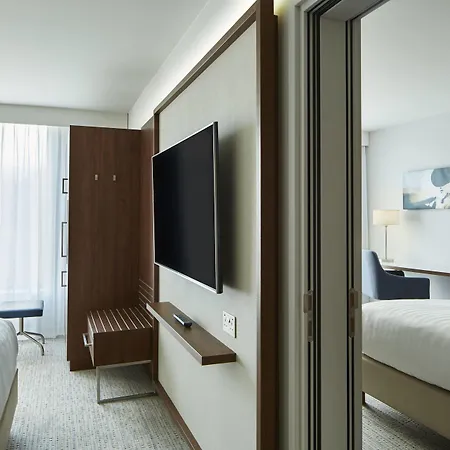 Courtyard By Marriott Luton Airport-3
